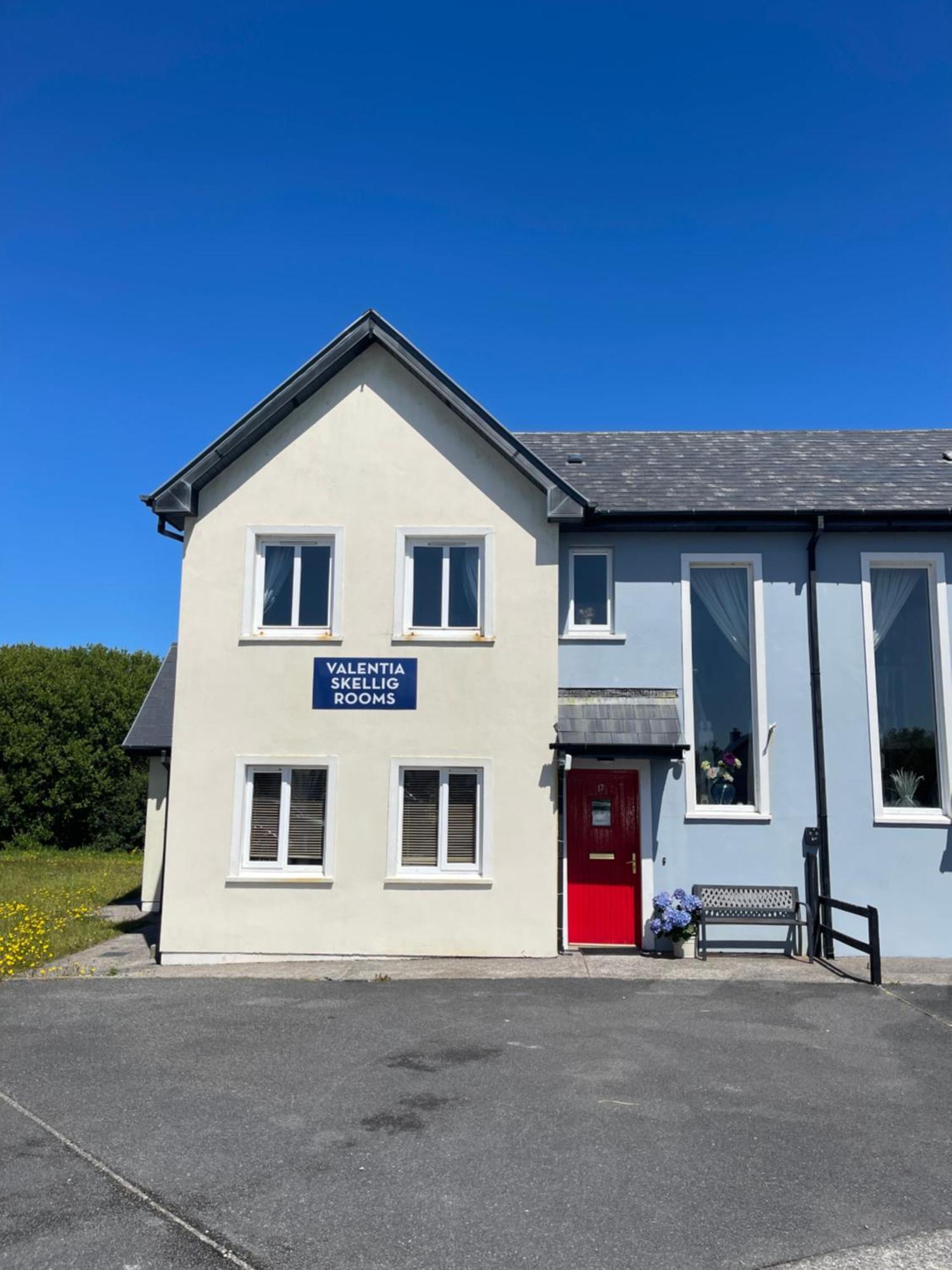 Hotel 17 Glór Na Farraige Valentia Kerry Knights Town Exterior foto
