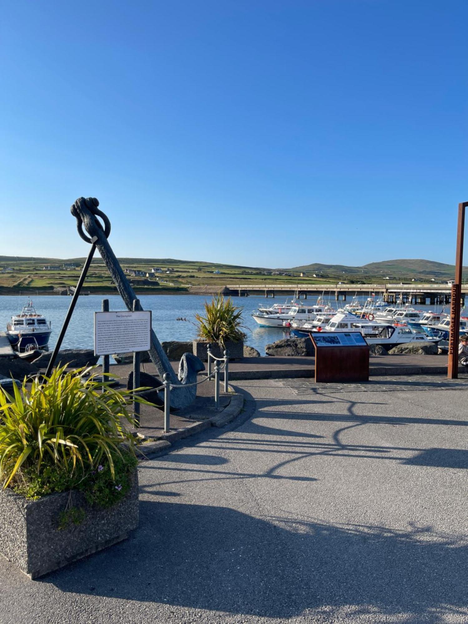Hotel 17 Glór Na Farraige Valentia Kerry Knights Town Exterior foto